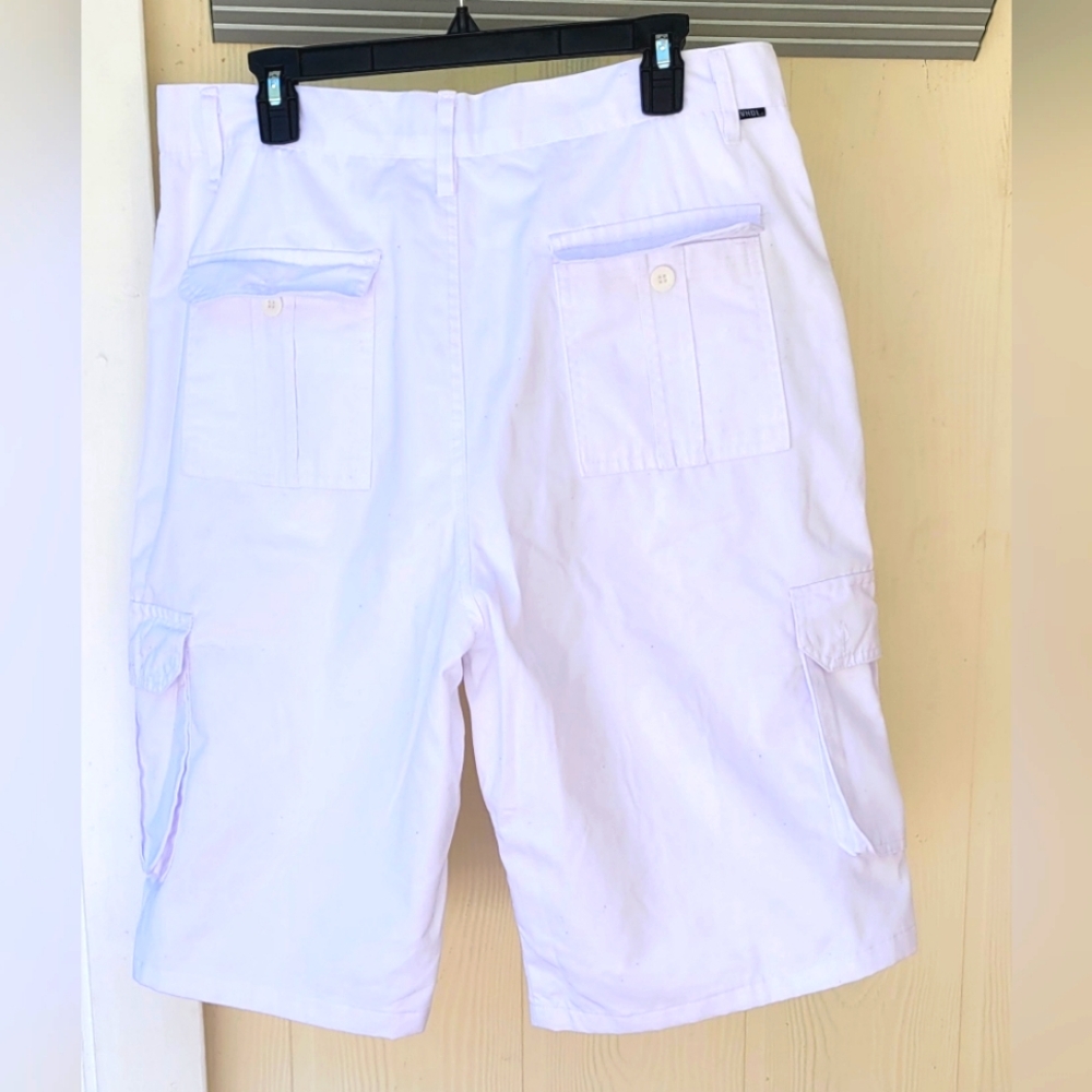 Men's Vandal Collective White Cargo Shorts, Sz 36",  8 Pockets, Excellent Cond - Picture 2 of 5